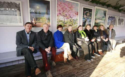 Artists and art at Eynsford station